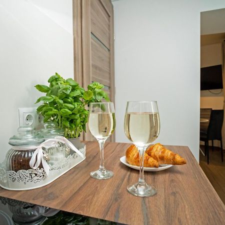Downhill Apartment On The Groundfloor Kaunas Eksteriør billede