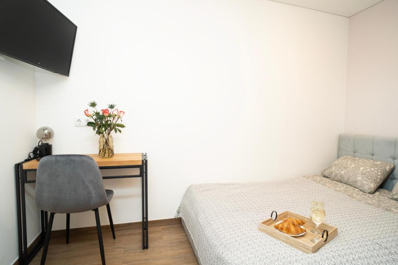 Downhill Apartment On The Groundfloor Kaunas Eksteriør billede