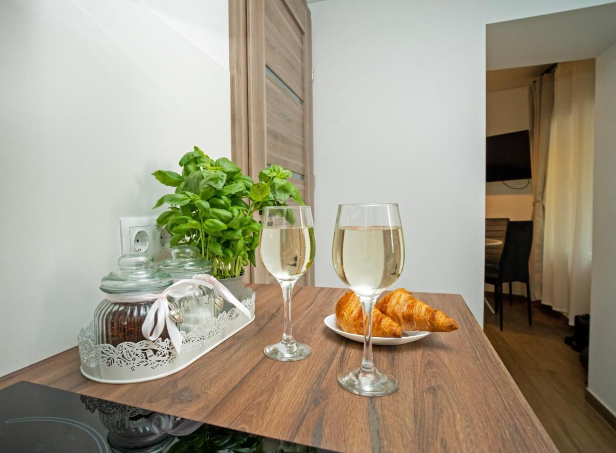 Downhill Apartment On The Groundfloor Kaunas Eksteriør billede